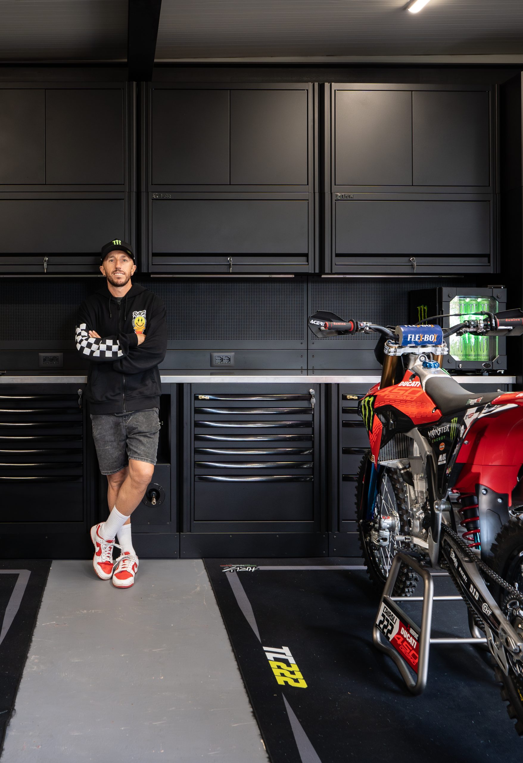 TONY CAIROLI'S WORKSHOP